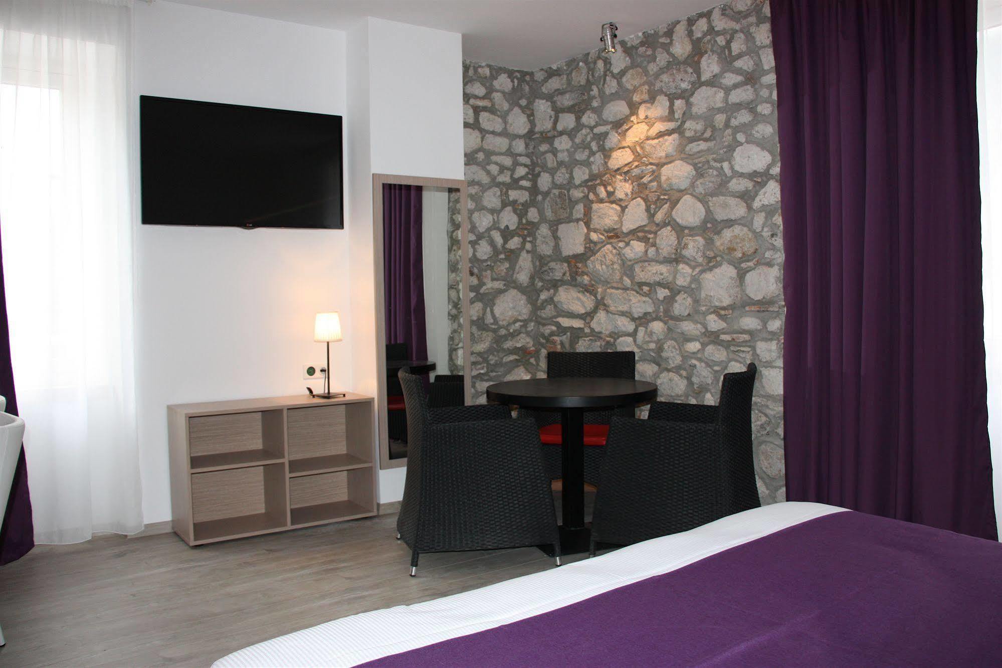 Hotel Terranostra Tarascon-sur-Ariège Zewnętrze zdjęcie